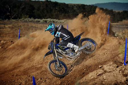 Yamaha YZ250F e YZ450F: una evolución más tecnológica para estos modelos de motocross, también con edición Monster Energy