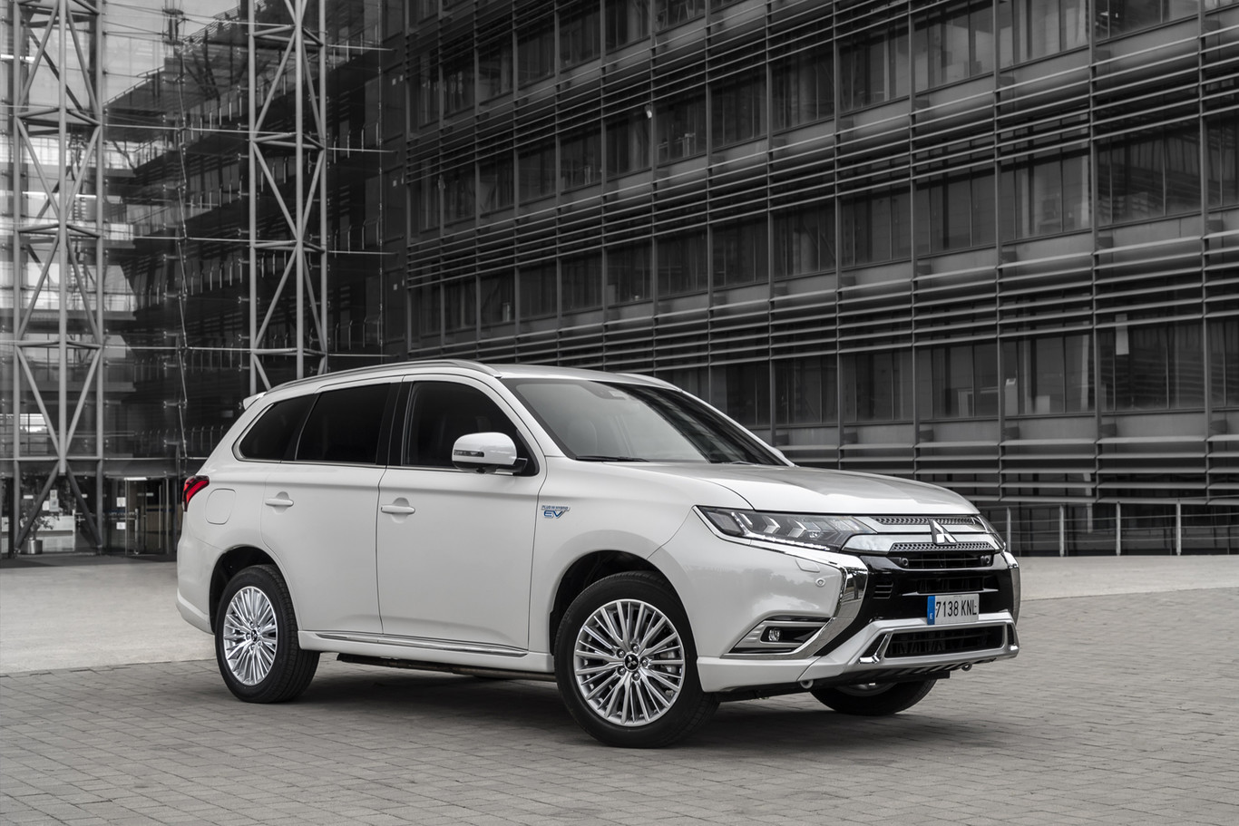 Probamos el Mitsubishi Outlander PHEV 2019: más capaz, más suave y más PHEV que nunca