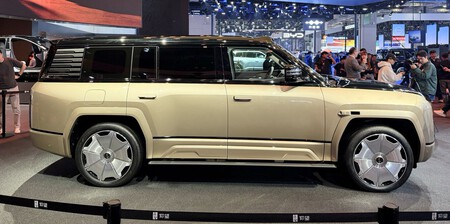 BYD’s YangWang U8L