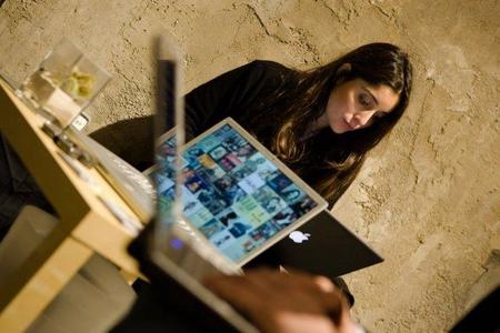 Los españoles salen del trabajo dos horas más tarde que el resto de europeos