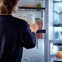 Si has encontrado agua dentro del frigorífico la culpa es de un agujero escondido y quizás no sabías ni que existía
