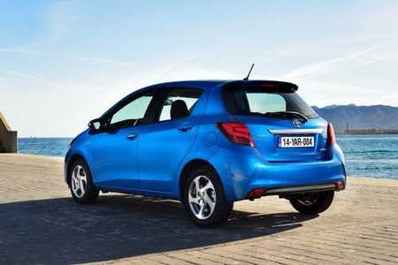 2014_yaris_hybrid_active_14