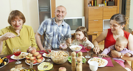 Dales de comer lo mismo que tú