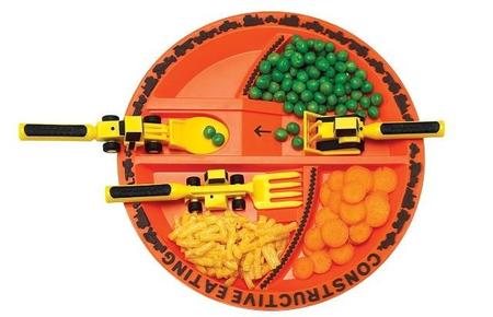 Set de plato y cubiertos para pequeños constructores