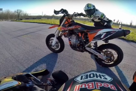 Supermotard contra kart, un pique con sorpresa