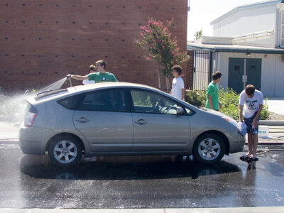 Si tu coche tiene unos años, así es como debes cuidarlo 