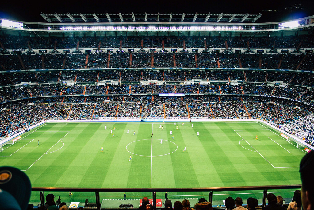 Pago 40 euros al mes para ver el fútbol en DAZN y este fin de semana tendré que seguirlo por la radio 