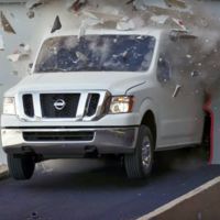 Cuidado, Ken Block: ¡las furgonetas blancas también hacen gymkhanas!