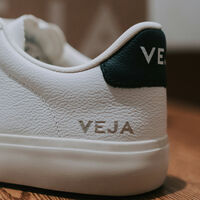 Las zapatillas Veja Volley son un sí definitivo para esta primavera y Asos las está liquidando  