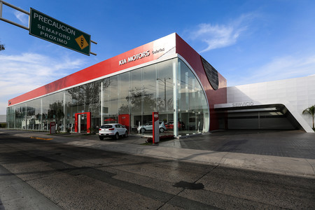 Sólo el 6% de los consumidores en México planean comprar auto en los próximos 12 meses