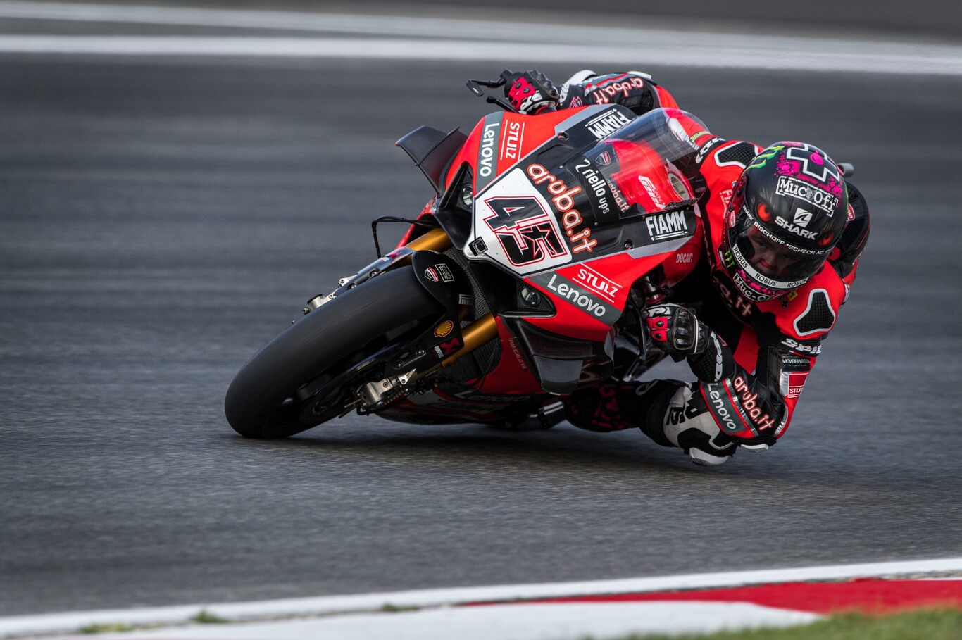 Scott Redding se reivindica con su segunda victoria seguida que le conecta al mundial de Superbikes