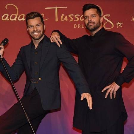 Creo que veo doble a Ricky Martin