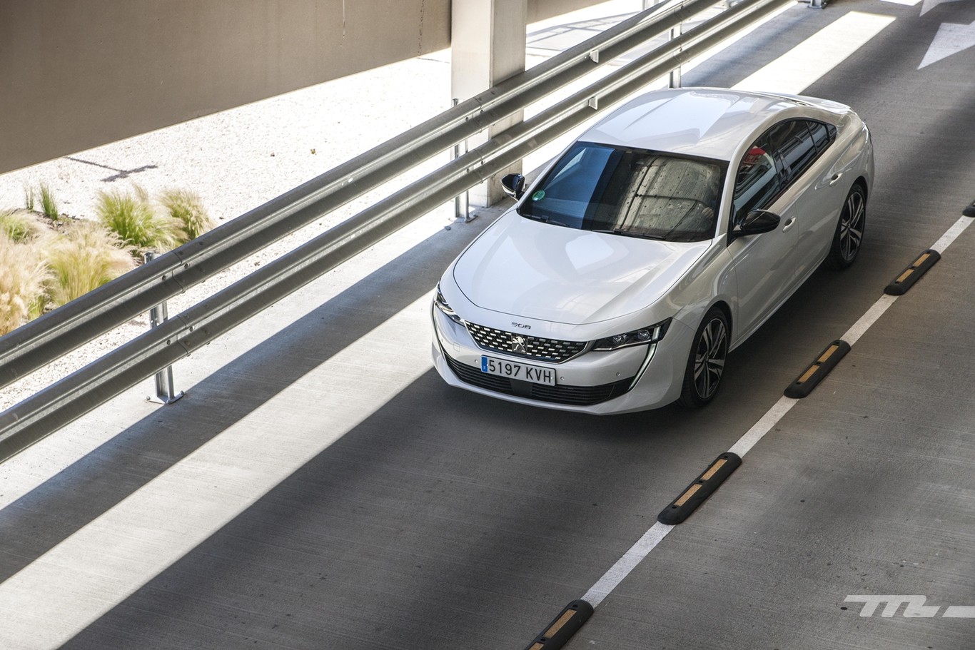 Peugeot, 100 años de berlinas: del confort y el lujo francés al triunfo en el Rally Dakar