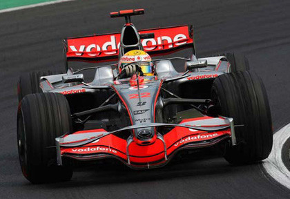 McLaren y Hamilton responden a los Ferrari