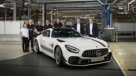 Comienza la producción del nuevo Mercedes-AMG GT y el primero en salir de fábrica ha sido... ¡un GT R PRO!