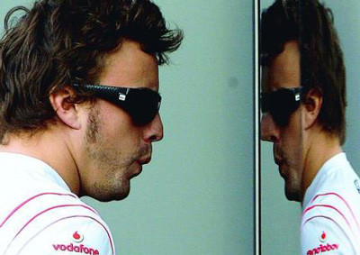 ¿Apretón de manos entre Alonso y Ferrari?