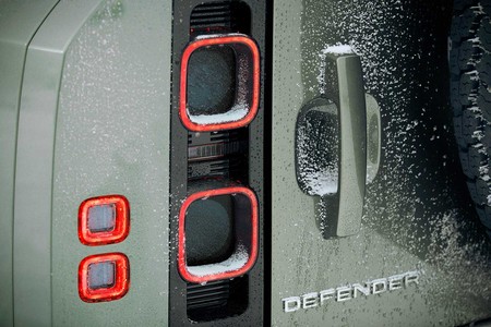 Land Rover Defender 2020