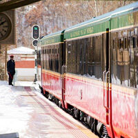 Viajar en tren ya no va de llegar a un destino: el Expreso de La Robla es la escapada "slow luxury" por 1.300 euros por persona