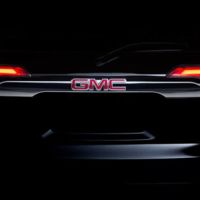 Así se ve de noche el GMC Acadia que conoceremos en Detroit