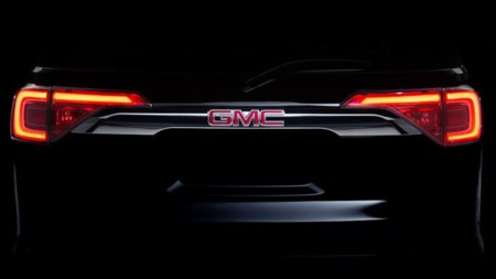 Así se ve de noche el GMC Acadia que conoceremos en Detroit