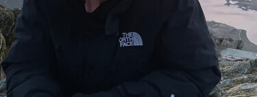 Ya se está agotando: la nueva chaqueta The North Face con relleno térmico que tiene más del 60% de descuento 