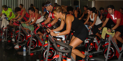 ¿Te aburres en el gimnasio? Búscate un compañero
