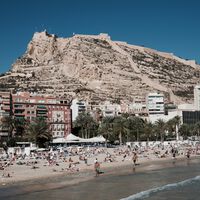 Cada vez más ciudades están frenando la creación de pisos turísticos. Alicante se ha propuesto ser su punta de lanza