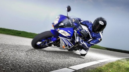 2016 Yamaha Yzf R6 Eu Race Blu Action 006