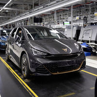 Las ayudas al coche eléctrico para ricos pueden tener los días contados en España: el plan MOVES podría ser en función de la renta 