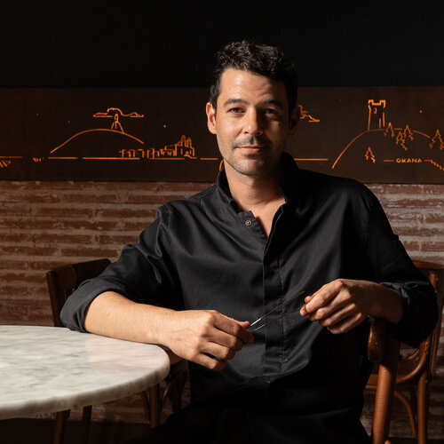 Aparcó una lucrativa vida como chef para millonarios por cumplir su sueño en Madrid: tener su propio restaurante 