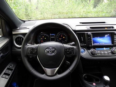 Toyota detecta airbags defectuosos y llama a revisión a más de tres millones de coches en EEUU