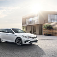 El Kia Optima se lava la cara con dos nuevos motores y algunos cambios por dentro y por fuera