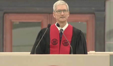 Tim Cook en su discurso ante los alumnos del MIT: “¿Cómo vais a servir a la humanidad?”