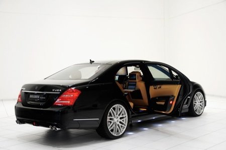 Brabus iBusiness, un Mercedes Clase S lleno de gadgets de Apple