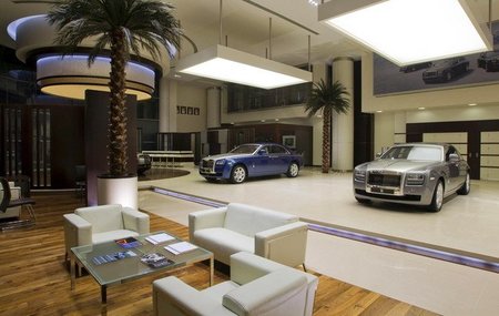 Rolls-Royce abre su concesionario más grande en...