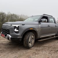 El Santana 400 PHEV viene de China con un único objetivo: que Linares vuelva a ser relevante en el ensamblaje de todoterrenos