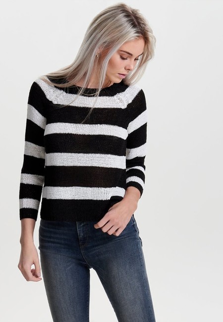 40% de descuento en el jersey de punto Only Titania Stripe Knit: se queda en 14,95 euros en Zalando