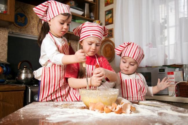 Metemos a los niños en la cocina Cazando Gangas