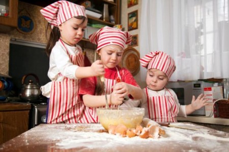 Metemos a los niños en la cocina Cazando Gangas