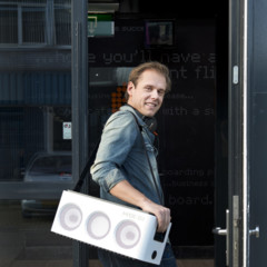 Foto 3 de 13 de la galería philips-m1x-dj-por-armin-van-buuren en Xataka