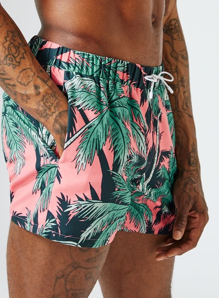 ¡Que el buen tiempo ya está aquí! Estos son los bañadores que propone Topman para el verano