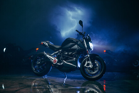 Las nuevas Zero SR vienen con baterías más grandes, hasta 365 km de autonomía y el primer marketplace para motos