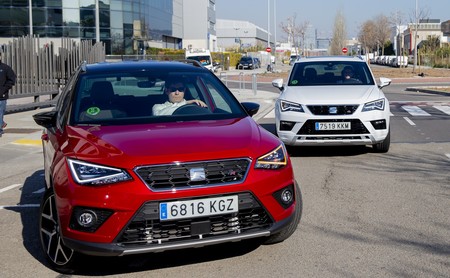 El coche conectado de SEAT quiere hablar con los semáforos usando 5G para ofrecer una conducción más segura