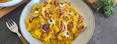 Este arroz meloso es perfecto para usar las especias abandonadas en el cajón de la cocina y potenciar su sabor marinero