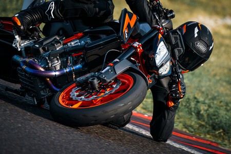 Ktm 890 Duke R 2022 Precio 008