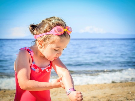 Protector solar para bebés y niños: todo lo que debes saber para protegerlos del sol