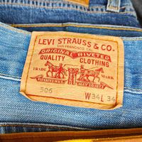 Olvídate de los 501: estos son los vaqueros Levi's que mejor sientan porque te hacen más alta y están a mitad de precio 