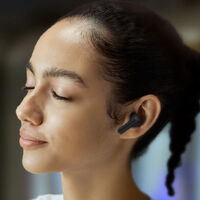 Samsung lanzó hace poco estos auriculares inalámbricos. En esta tienda ya los puedes conseguir rebajados