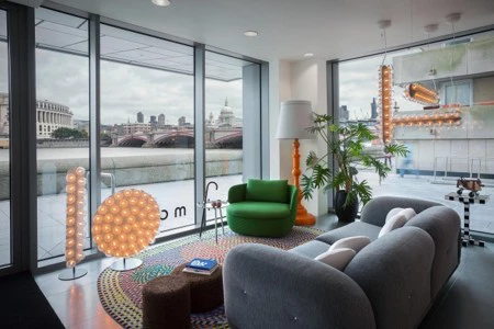 Moooi en Londres, un espectacular showroom con vistas al Támesis