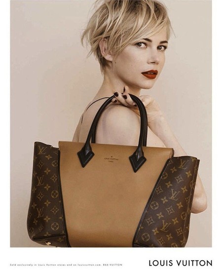 A todo el mundo le sienta bien un Louis Vuitton pero a Michelle Williams... eso es otro rollo
